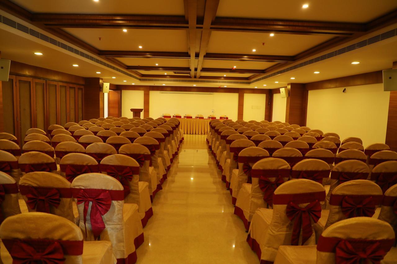 Hotel Karthika Park Kazhakuttam 外观 照片
