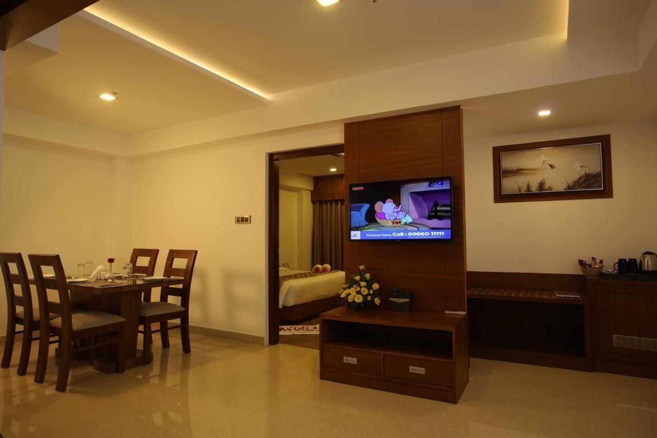 Hotel Karthika Park Kazhakuttam 外观 照片