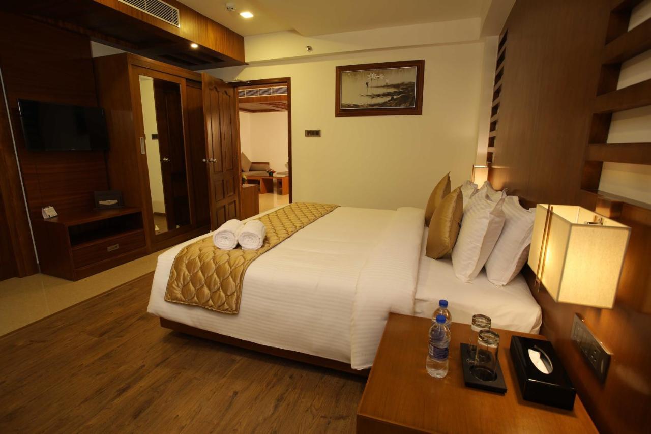 Hotel Karthika Park Kazhakuttam 外观 照片