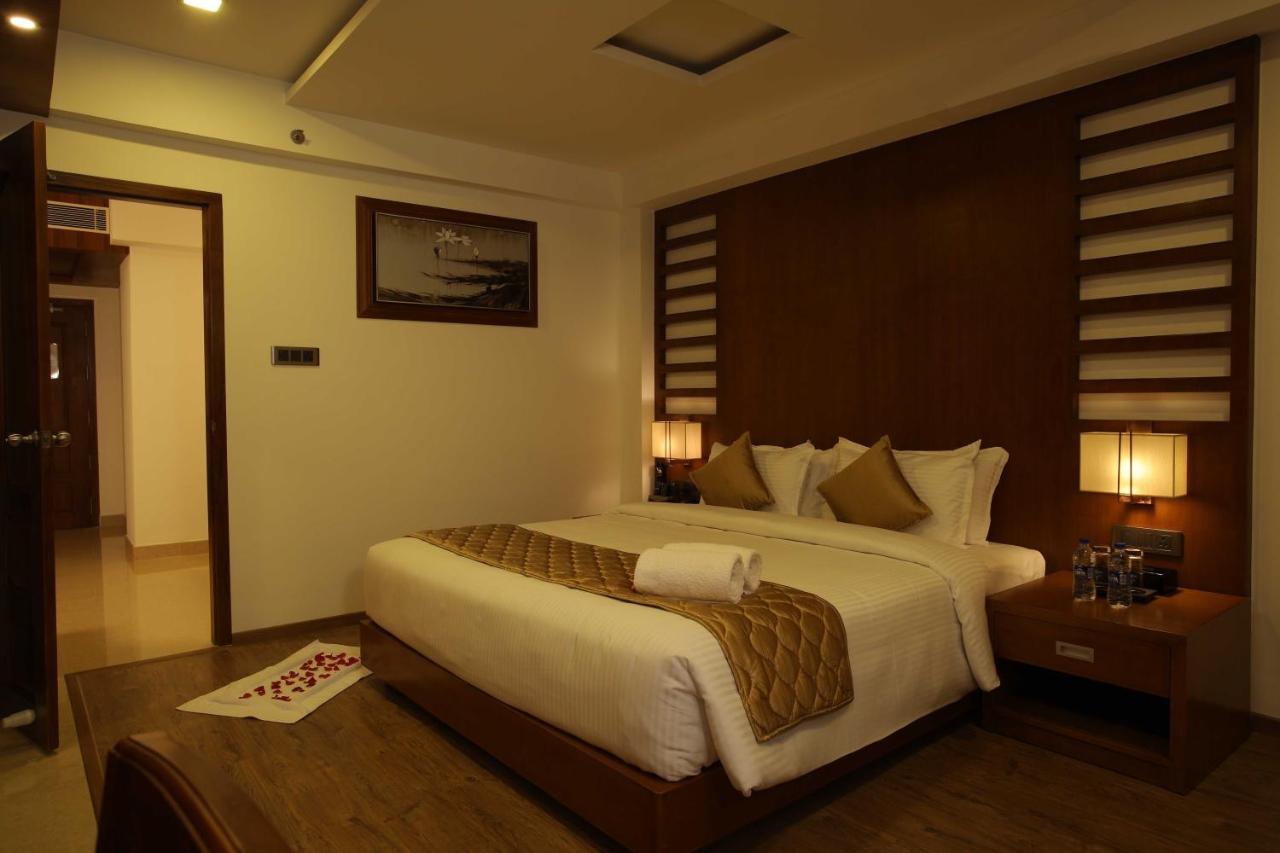 Hotel Karthika Park Kazhakuttam 外观 照片