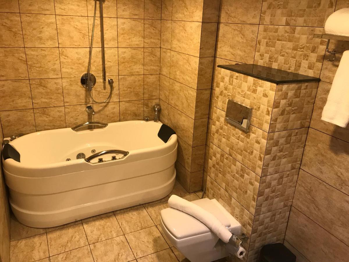 Hotel Karthika Park Kazhakuttam 外观 照片